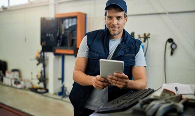 A fleet owner reviews data from his trucks in real-time.